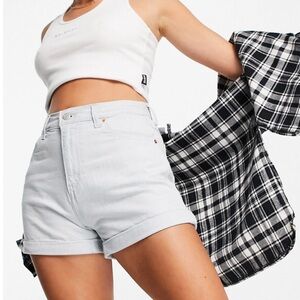 Levi’s Light-Wash Denim A-Line Mom Shorts
